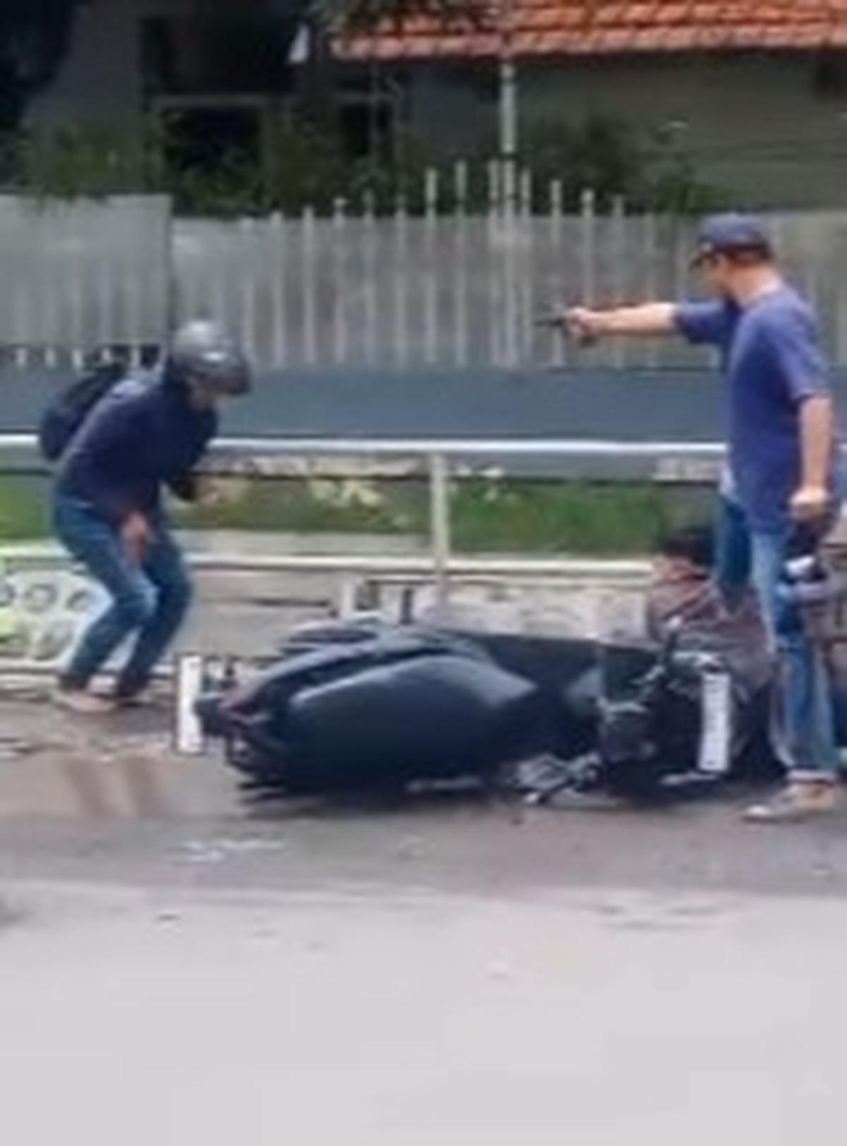 Rekaman Video Anggota Polisi Seorang Diri Sikat Maling Motor saat Beraksi