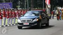 Presiden Republik Sosialis Demokratik Sri Lanka Maithripala Sirisena tiba di Istana Merdeka, Jakarta, Rabu (8/3). Pertemuan ini merupakan pertemuan lanjutan sebelumnya, di sela penyelenggaraan KTT IORA ke-20. (Liputan6.com/Angga Yuniar)