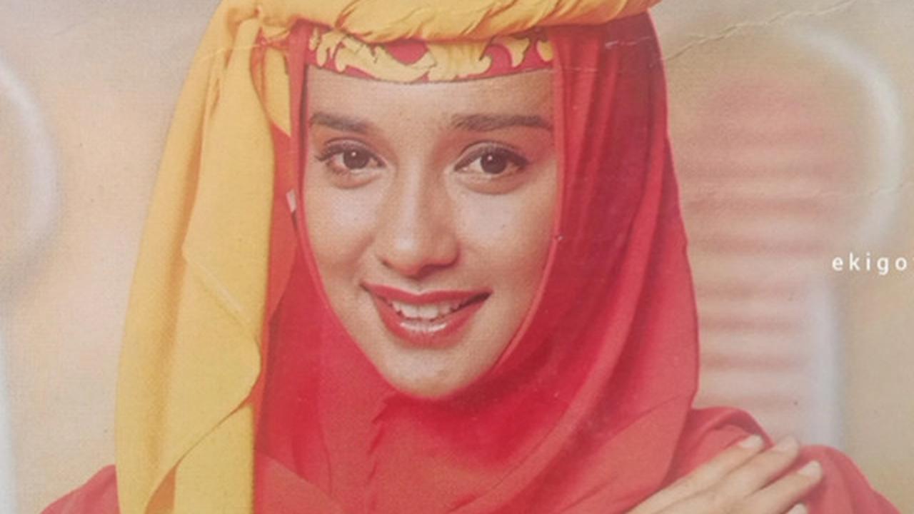 Pesona Hijab Artis Tahun 1997-an, Tak Lengkap Tanpa Kopiah