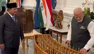 Momen PM Modi Belajar Main Angklung Bersama Prabowo