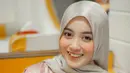 Bergabung dengan JKT48 ketika usianya 12 tahun dan kini berusia 25 tahun, tentunya banyak yang mengikuti perjalanan karier Nabilah Ayu. Dapat banyak ucapan selamat, Nabila Ayu ucap terima kasih dan mendoakan balik yang sudah mendoakannya. Anak kedua dari tiga bersaudara ini mendapatkan dua kue ulang tahun dengan ukuran berbeda di hari bahagianya. (Liputan6.com/IG/@nblh.ayu)
