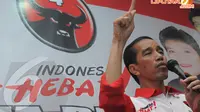 Jokowi menemui simpatisannya yang tergabung dalam paguyuban Timbul Sehati di rumah makan Lembur Kuring 3, Kabupaten Sukabumi, Jawa Barat, Kamis, 27 Maret 2014 malam (Liputan6.com/Herman Zakharia)