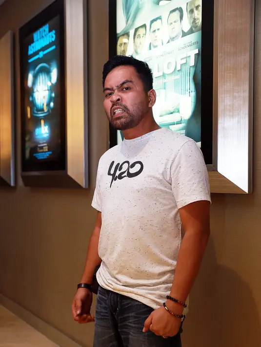 Pria yang pernah terjerat kasus narkoba pada tahun 2013 silam ini mengaku bahwa ia merasakan sensasi berbeda antara menjadi musisi dan bermain film. (Wimbarsana/Bintang.com)