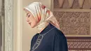 <p>Gaya clean hijab akan membantu penampilanmu terlihat formal dan rapi.&nbsp;(instagram/paula_verhoeven)</p>