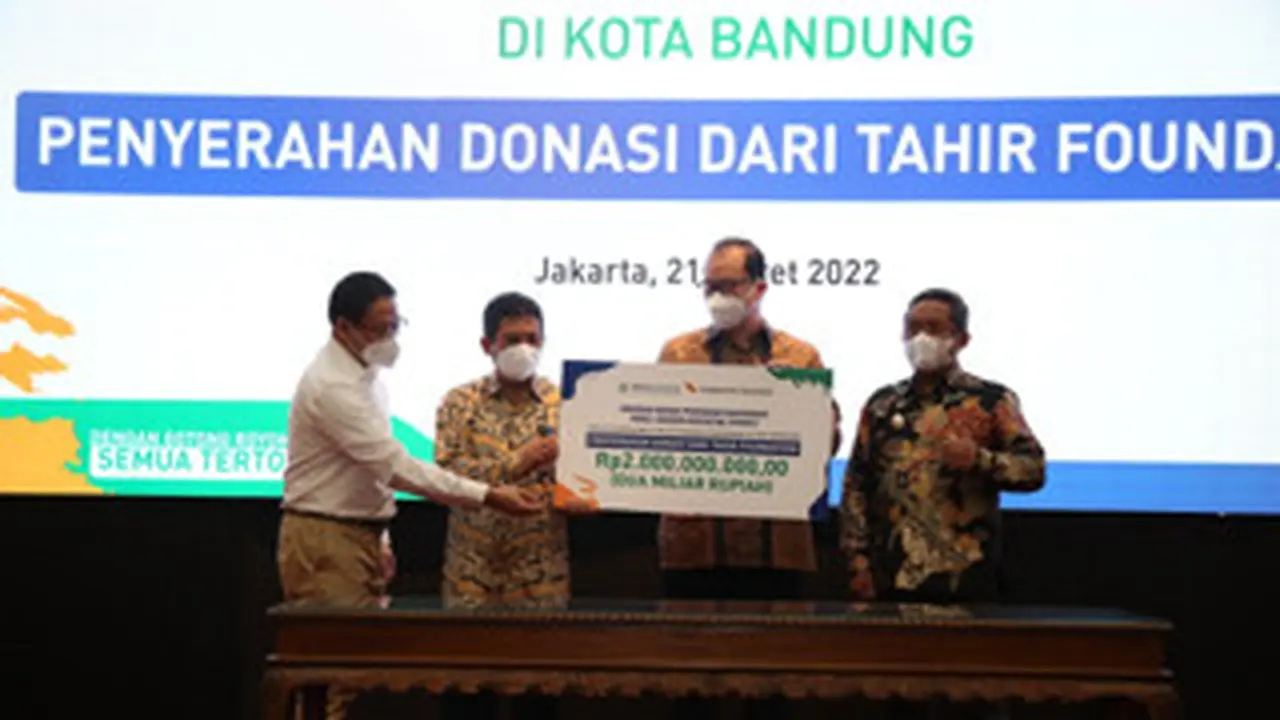 Fantastis! Tahir Foundation Donasikan 2 Miliar untuk Peserta JKN-KIS Menunggak