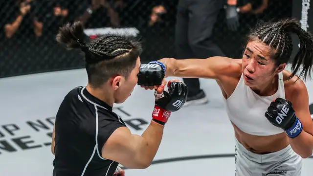 Kalahkan Angela Lee, Xiong Jing Nan Pertahankan Gelar Juara Dunia Wanita ONE Championship