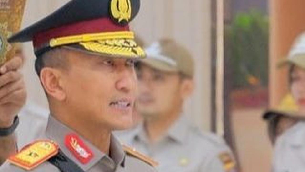Jenderal Eks Ajudan Wapres Makan Lontong Sayur, Tanya Penjual "Sering Dimintai Preman Enggak?"