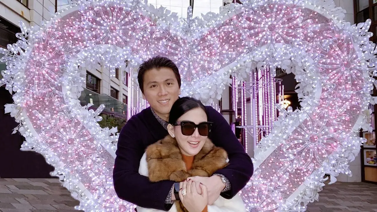 [Fimela] Syahrini dan Reino Barack