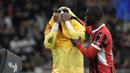 Pada laga tersebut AC Milan kalah dengan skor 1-3 di depan publiknya sendiri, San Siro, Milan, Italia. (AP Photo/Luca Bruno)