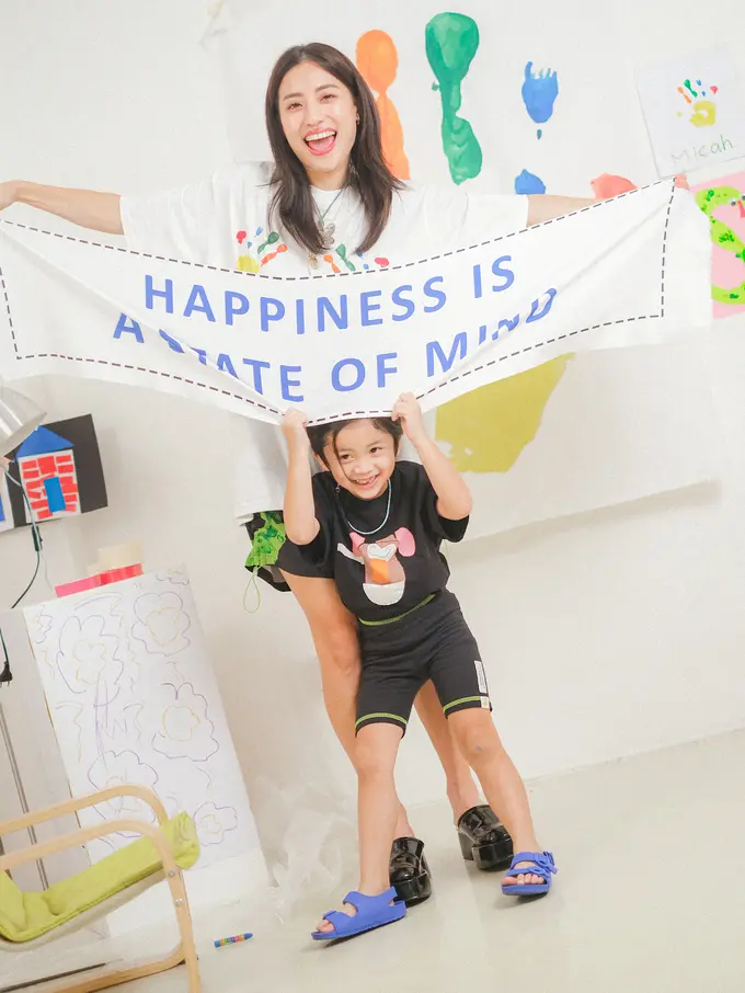 La Dolce De Leche & DOUCHE "Happiness Is A State Of Mind"