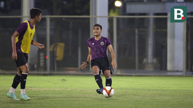 Foto: Aksi Pemain Persib saat Mengikuti Latihan untuk Timnas Indonesia U-23 SEA Games 2021