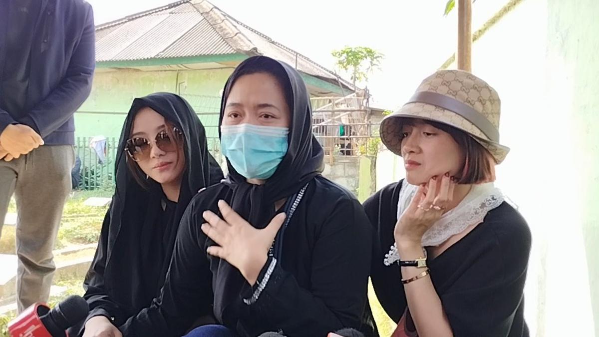 Vega Darwanti Kenang Perdebatan Manis dengan Mendiang Ibu, Canda Soal Merebut Pahala