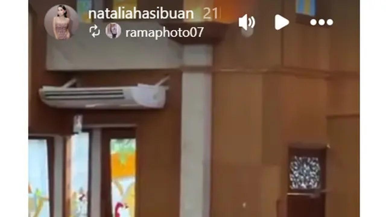6 Potret Jessica Mila di Pembaptisan Putrinya, Padukan Songket dan Kebaya Pink