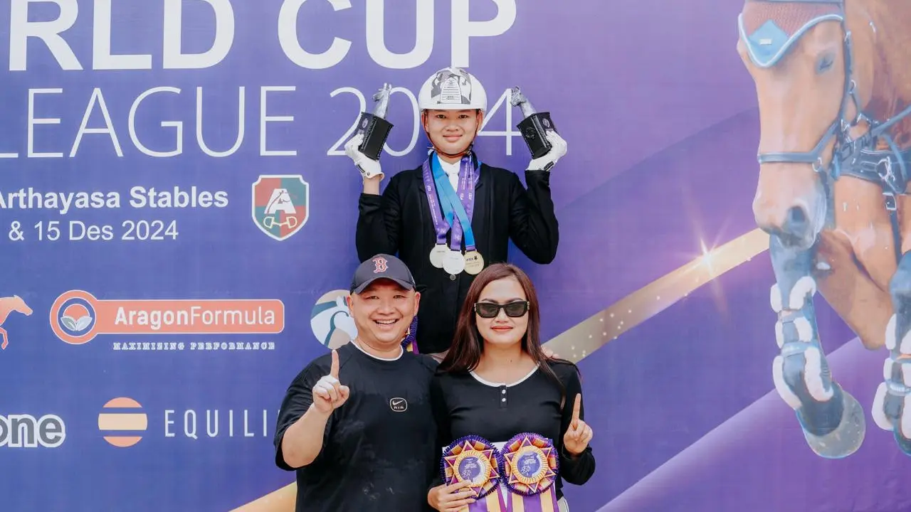 Atlet Berkuda Brandon Toa bersama kedua orang tuanya