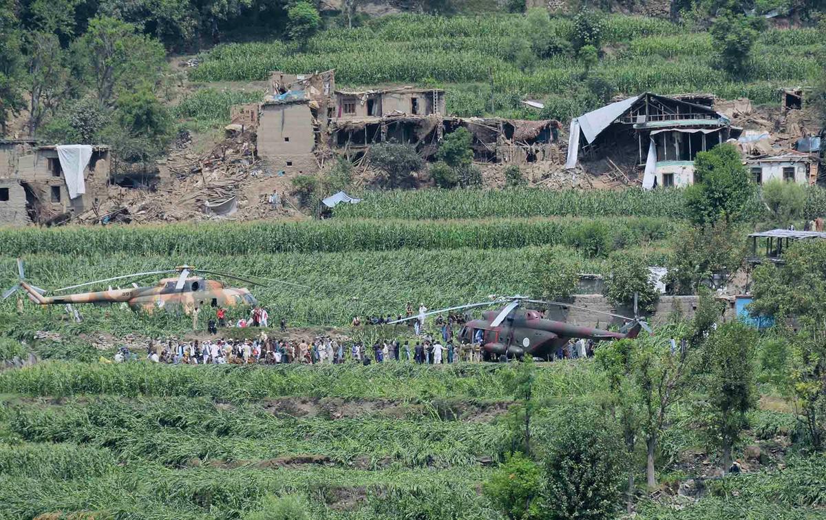 FOTO: Pemandangan Pilu, Gempa Hancurkan Satu Desa di Afghanistan