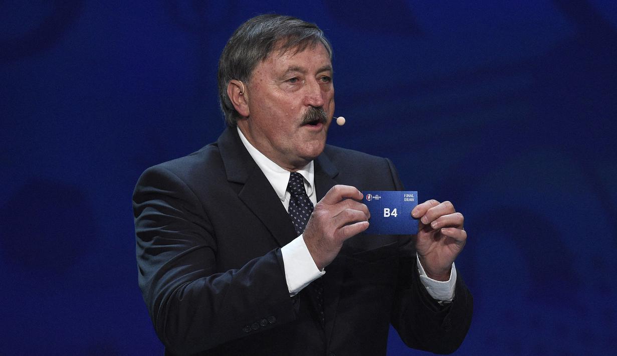 Dalam adu penalti, Antonin Panenka didapuk menjadi penendang kelima atau terakhir saat kedudukan 4-3 untuk keunggulan Cekoslowakia. (AFP/Franck Fife)