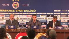 Robin van Persie resmi diperkenalkan di depan suporter Fenerbahce dan media di Turki.