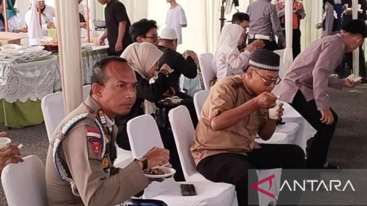 Ratusan Warga Padati Open House Wali Kota Palembang, Pererat Silaturahmi Idul Fitri 1447 H