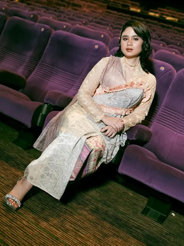 Gaya Artis di Gala Premiere KKN di Desa Penari Extended, Tissa Biani-Aulia Sarah Tampil Anggun Berkebaya