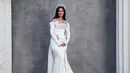 Kali ini, tampilannya terlihat megah bak princess dengan gaun haute couture ivory dari Tamara Ralph [@rheakapoor]