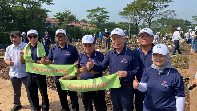 Dubes Lee Sang Deok bahwa hubungan 50 tahun Korea Selatan dan Indonesia harus terus diperkuat, salah satunya dengan melakukan aksi peduli Bumi (Liputan6.com/Teddy Tri Setio Berty).