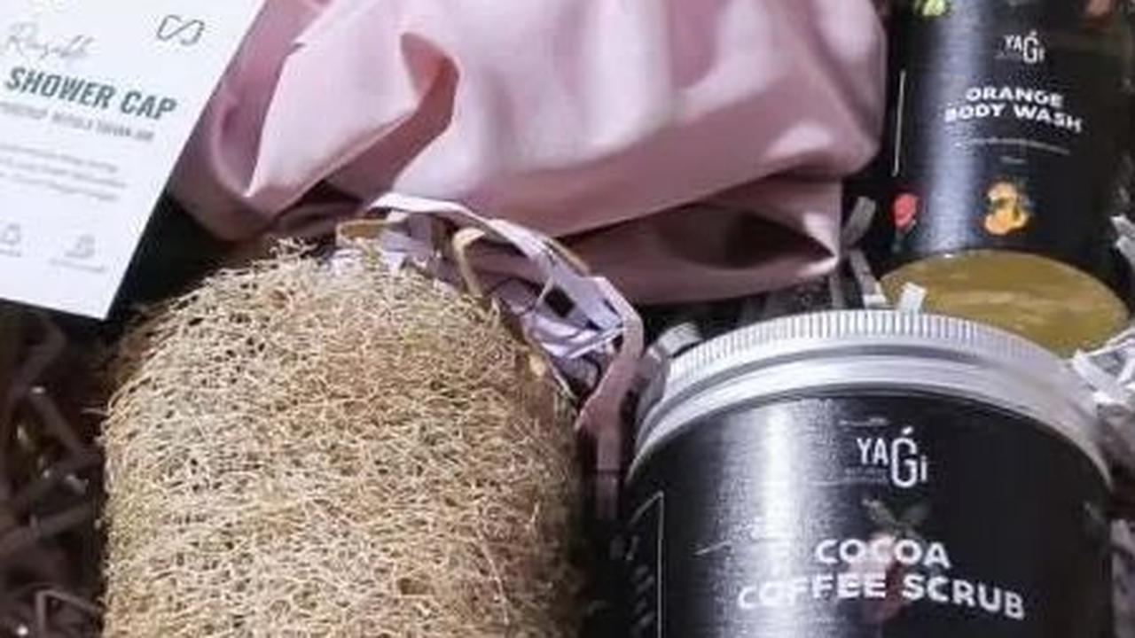 8. Hampers Lebaran Alat Perawatan Diri: Kecantikan yang Dipersembahkan