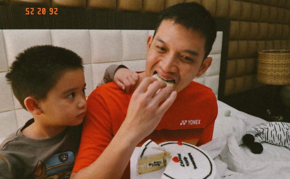 Momen Manis Kejutan Ulang Tahun ke-40 Rezky Aditya dari Citra Kirana dan Sang Anak