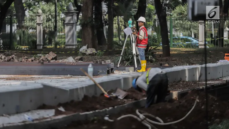 Memantau Proyek Pembangunan MRT Fase II di Taman Monas