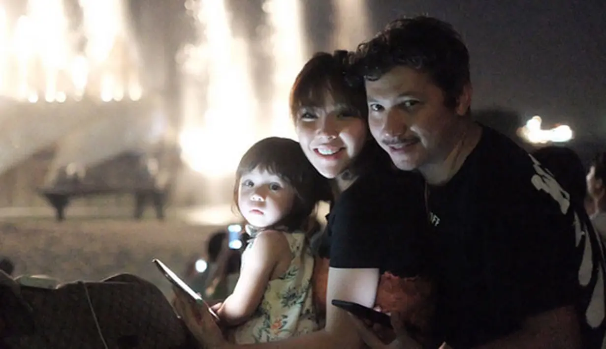 Sebagai orang tua, Gading dan Gisell tentunya inginkan yang terbaik untuk putri semata wayangnya itu. Pasangan muda ini punya cara sendiri dalam mendidik Gempi dalam pertumbuhannya. (Instagram/gadiiing)