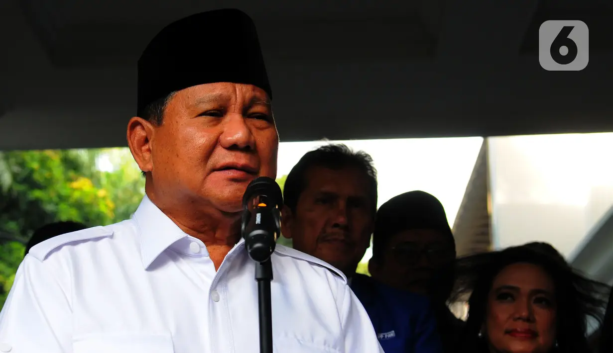 Dalam pertemuan ini, hadir para sejumlah elite Partai Gerindra dan PAN. Mulai dari, Sekretaris Jenderal Partai Gerindra Ahmad Muzani, Wakil Ketua Umum Partai Gerindra Habiburokhman, Ketua DPP Gerindra DKI Jakarta, Ahmad Riza Patria, hingga Sekretaris Jenderal PAN Eddy Soeparno. (merdeka.com/Imam Buhori)