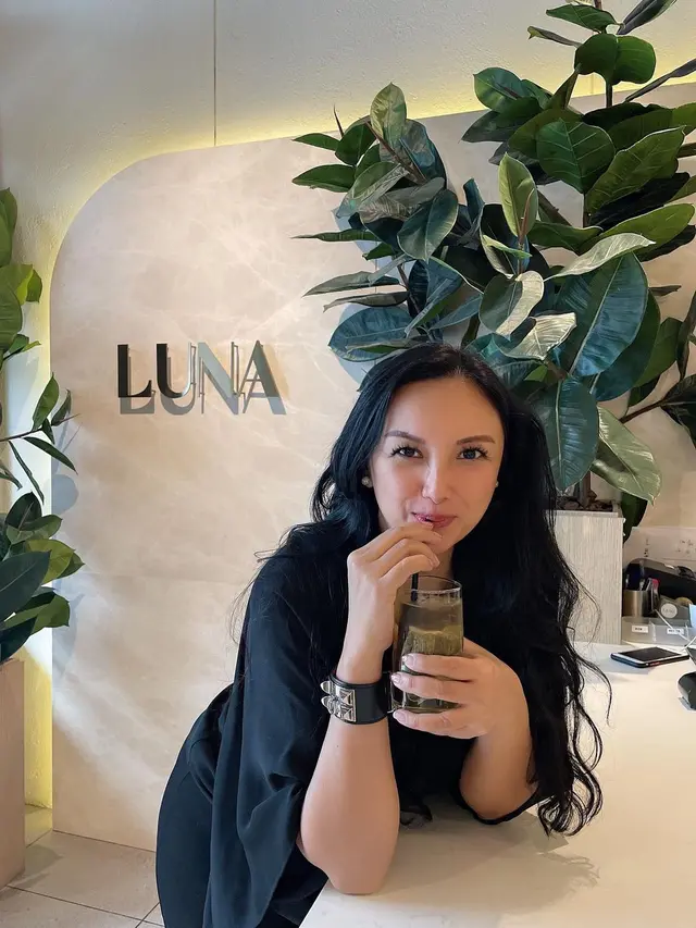 Tata Cahyani awet uda (Instagram/tatacahyani)