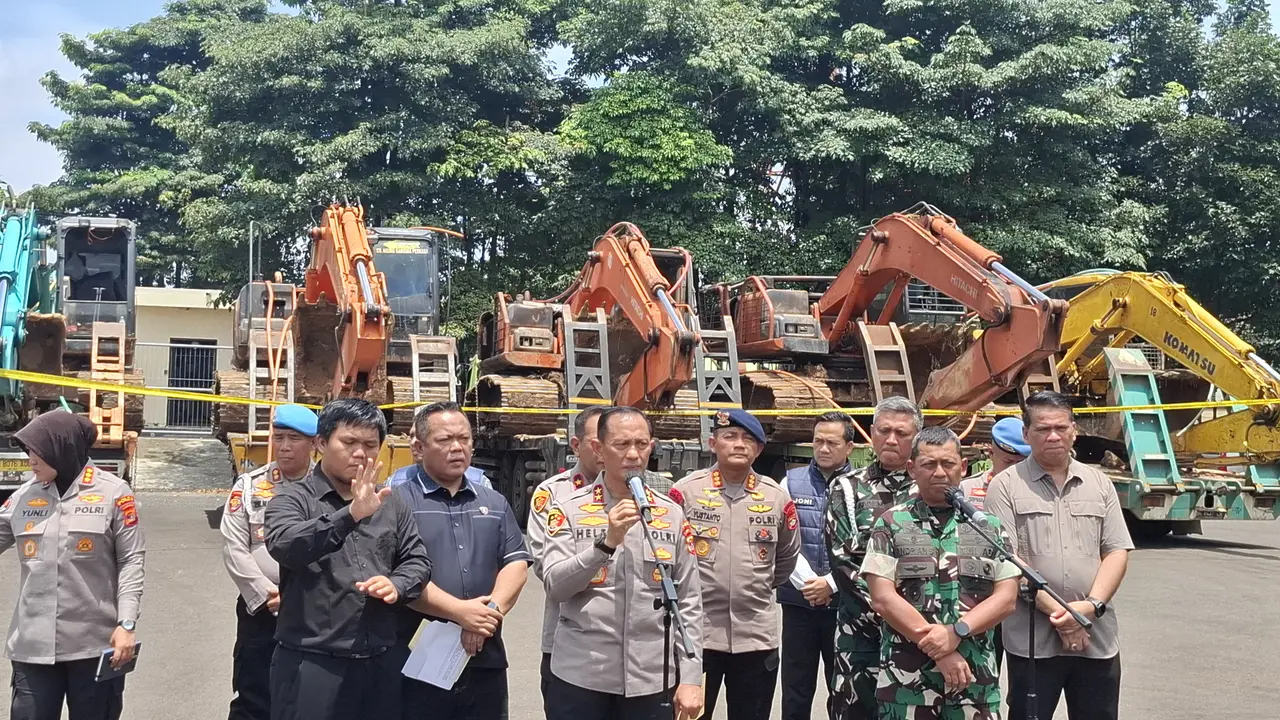 Jumpa pers pengungkapan kasus tembang emas ilegal di Lampung (Liputan6.com/Ardi Munthe)