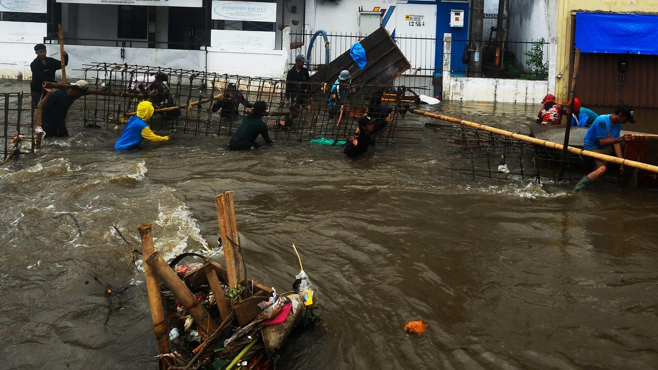 Banjir rendam Perumahan Taman Mangu Indah di Tangerang Selatan