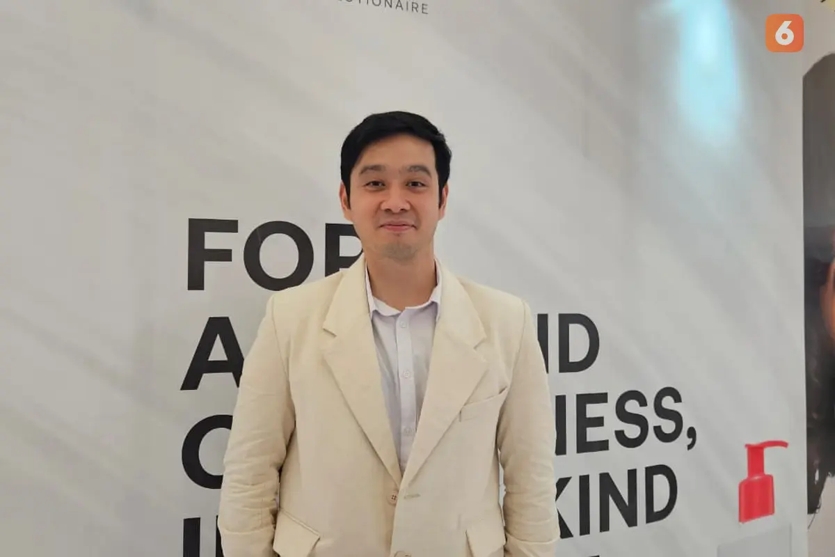 dr. FX Clinton, Sp.DVE menyebut bahwa mikroplastik dan polusi bisa picu jerawat serta eksim tapi bisa dicegah dengan pola makan sehat. (Foto: Aditya Eka Prawira/Liputan6.com)