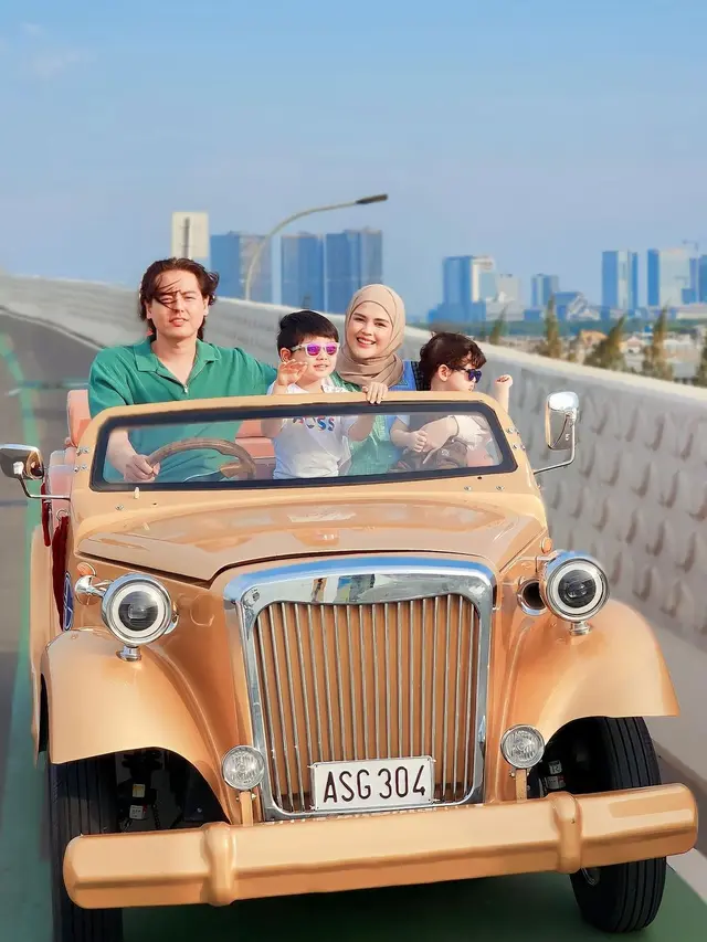 Keluarga Cut Meyriska & Roger Danuarta (Instagram/cutratumeyriska)