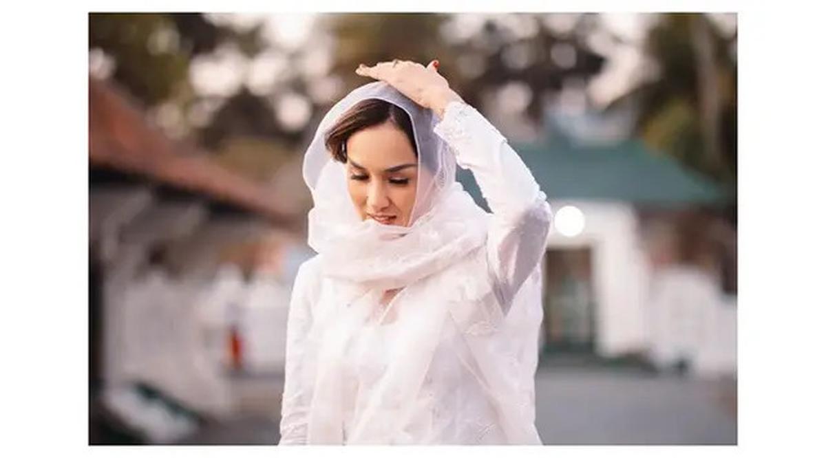 8 Artis Rayakan Hari Kartini 2025 dengan Kebaya, Dian Sastro hingga Dewi Perssik