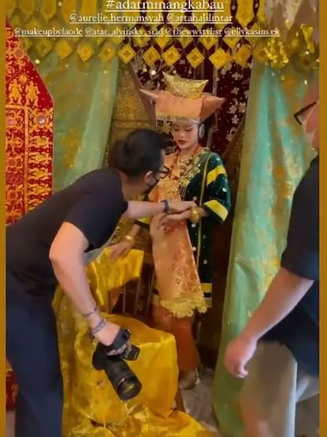 6 Prewedding Aurel Hermansyah dan Atta Halilintar Pakai Busana Adat Minangkabau