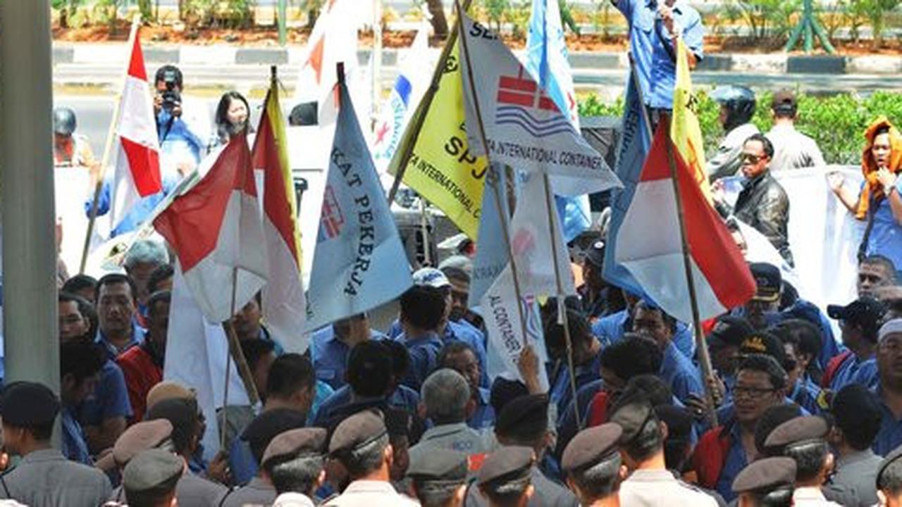Buruh pelabuhan serukan mogok nasional tolak perpanjang konsesi JICT