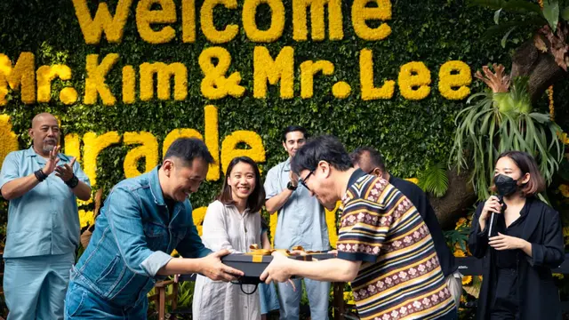 Suasana konferensi pers film Miracle in Cell No. 7 versi Indonesia bersama dua sineas Korea Selatan, Lee Hwan Kyung dan Kim Min Ki, di Jakarta, 31 Agustus 2022. (Foto: Dok. Falcon Pictures)