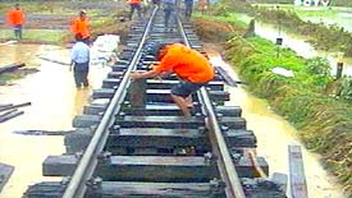 Jalur Kereta Api Brumbung Masih Rusak News Liputan6