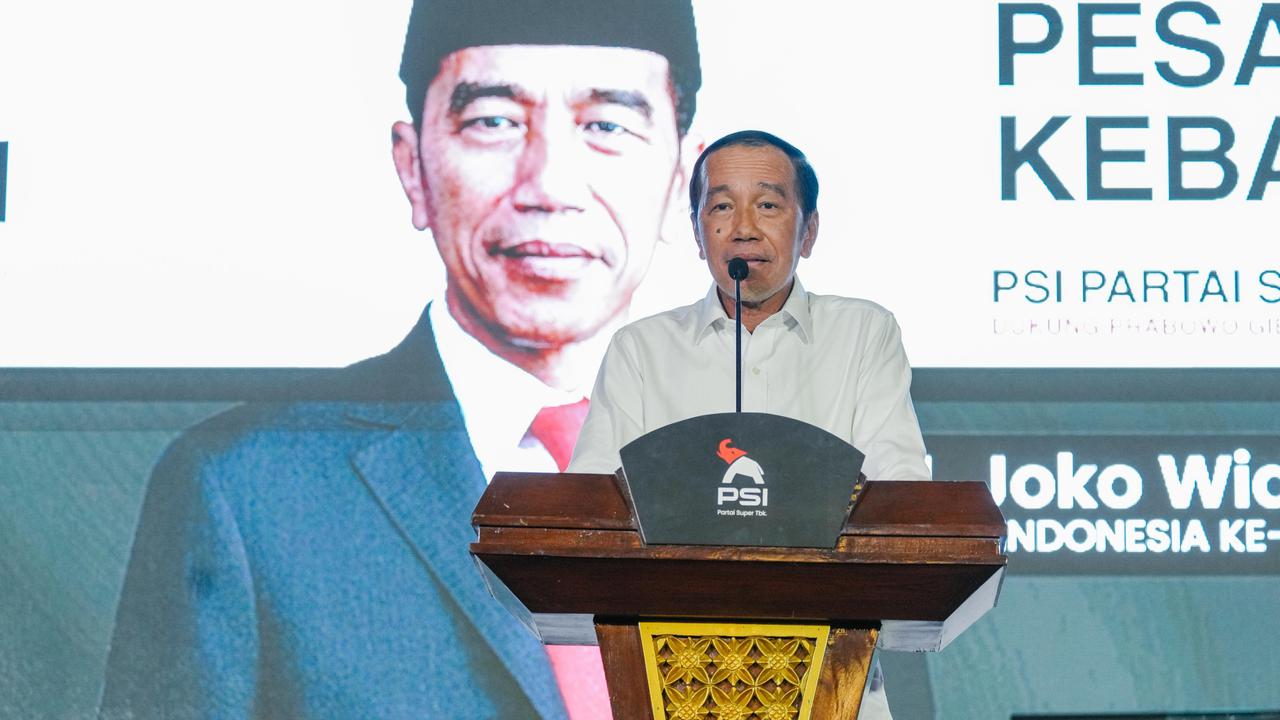 VIDEO: Pekik Jokowi Bikin Kaesang Terharu, Guncang Kongres PSI Satu Ruangan Berdiri & Bersorak