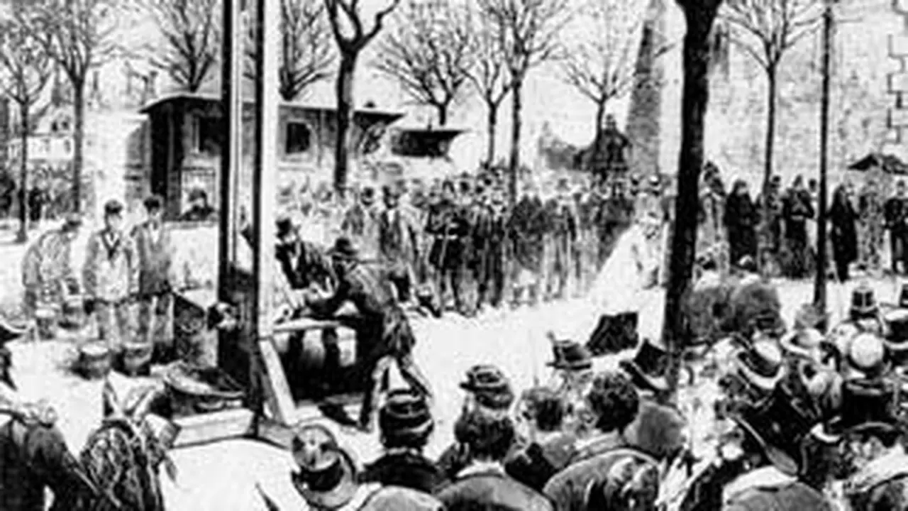 guillotine-120910c.jpg