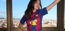 Penyanyi muda yang tengah naik daun itu tampil mengenakan jersey ikonik Barca dengan sentuhan personal berupa logo “OR” miliknya sebagai bagian dari kolaborasi bersama Spotify. [@oliviarodrigo].