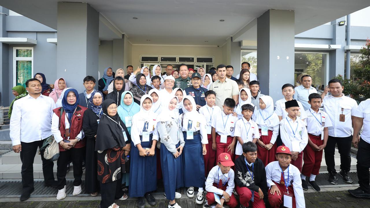Gus Ipul Kunjungi Calon Lokasi Sekolah Rakyat di Wisma Atlet Si Jalak Harupat Bandung