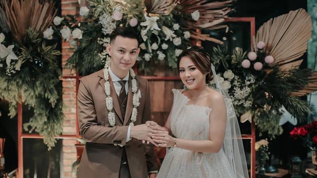 7 Momen Bahagia Pernikahan Marcell Darwin dan Nabila Faisal yang Digelar Intim