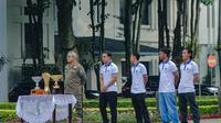 Beckham Putra, Henhen Herdiana, Robi Darwis, dan Febri Hariyadi hadir dalam Apel Persiapan Pengamanan Konvoi Persib Juara, di Plaza Balai Kota Bandung, Senin (12/5/2025).