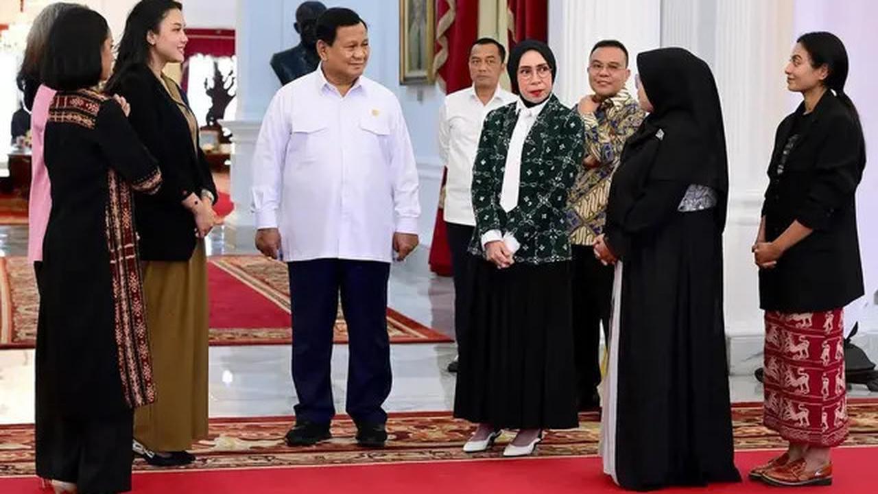 6 Potret Prabowo Ketemu Melly Goeslaw dan Tim Film Women from Rote Island, Menuju Piala Oscar 2025