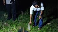 Seorang pria berinisial RP (53) di Dusun III, Desa Bungo Tanjung, Kecamatan Barus, Kabupaten Tapanuli Tengah, Sumatera Utara, ditemukan tewas mengenaskan usai menjadi korban pengeroyokan warga setempat. (Liputan6.com/ Reza Efendi)
