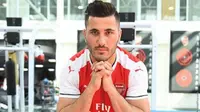 Arsenal resmi rekrut Sead Kolasinac dengan status bebas transfer. (doc. Arsenal)