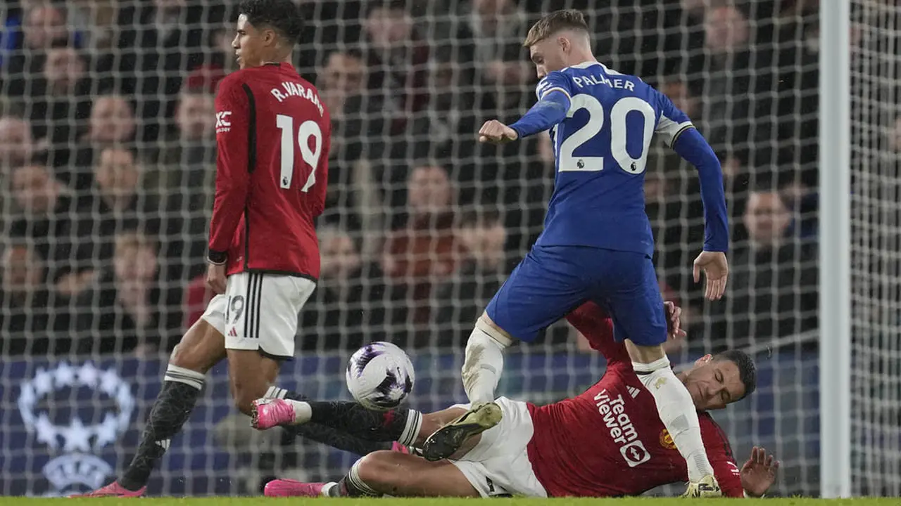 Foto: Mimpi Buruk Itu Bernama Cole Palmer, Chelsea Buat MU Merana di Liga Inggris